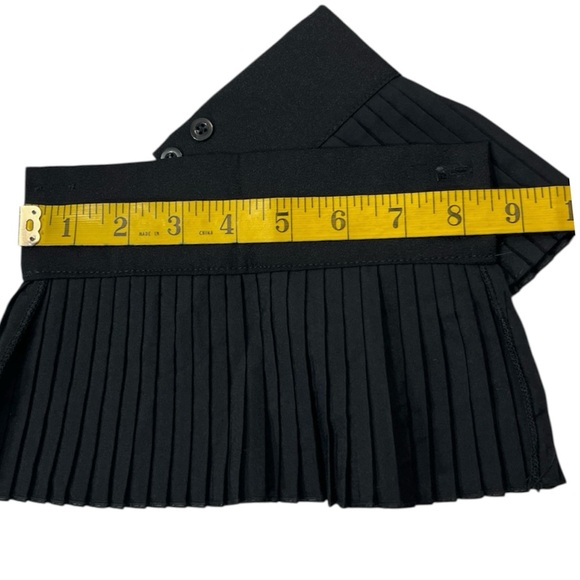 Faux Wrist Cuffs Pleated Button Closure Black New - Picture 4 of 7